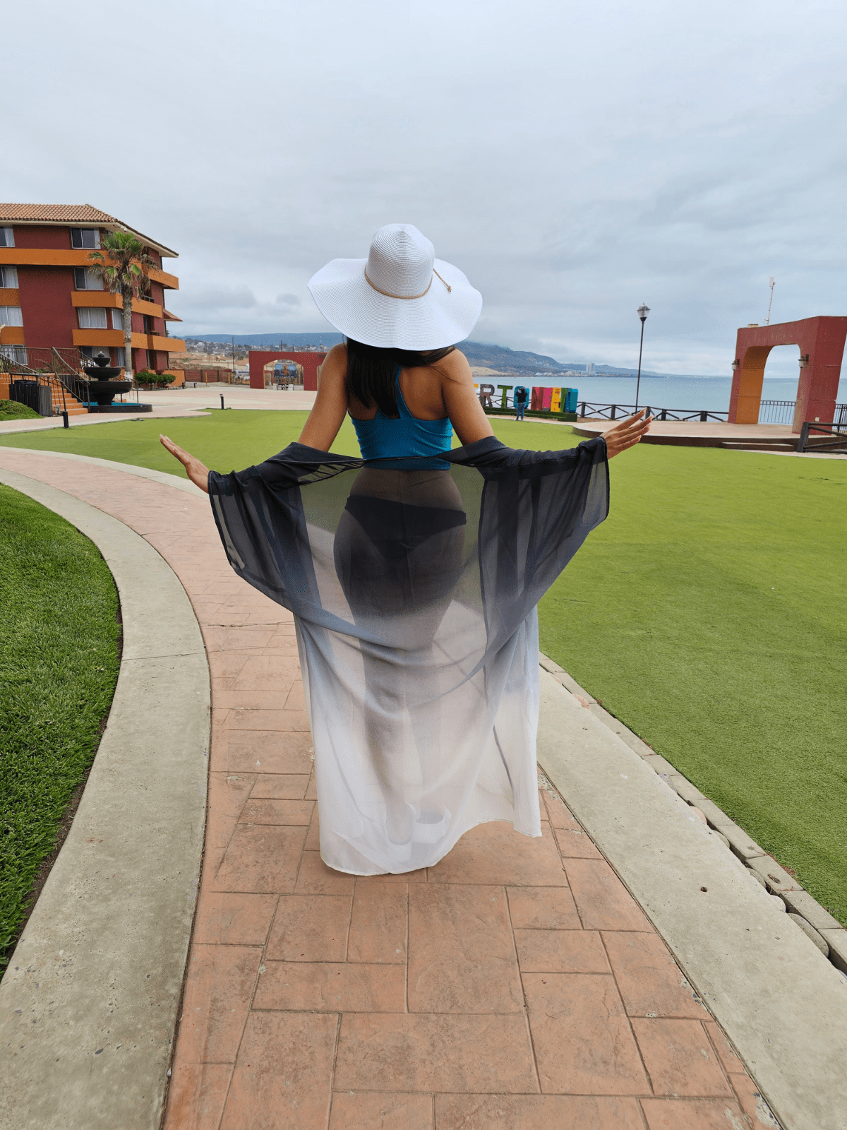 Criss Cross Neck Crop Top – Sexy Halter Tank Top with Keyhole Cutout & Full Back Coverage Black - Tenku Designs